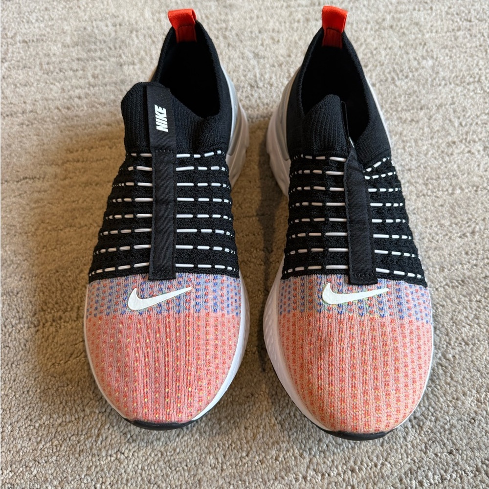 NEW! Nike Phantom React Flyknit men’s 7, women’s 8.5